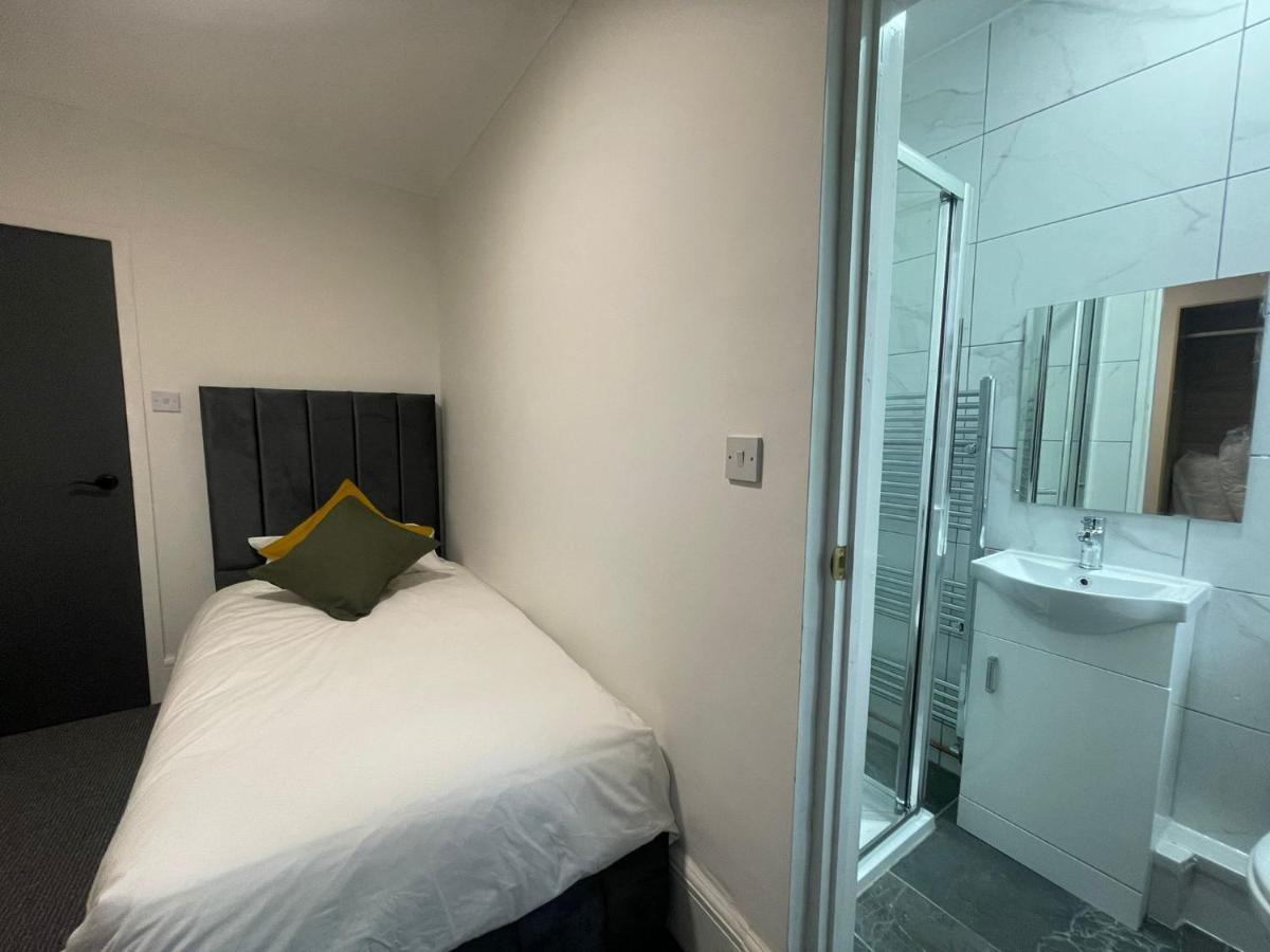 Woodford Hotel London Ngoại thất bức ảnh