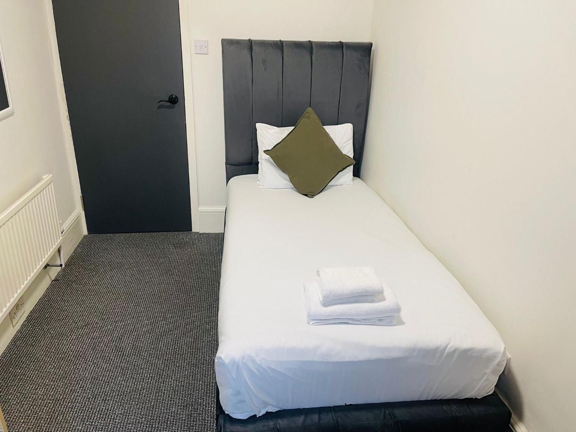 Woodford Hotel London Ngoại thất bức ảnh