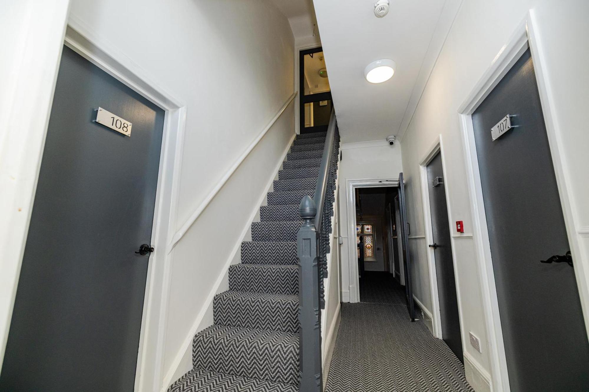 Woodford Hotel London Ngoại thất bức ảnh