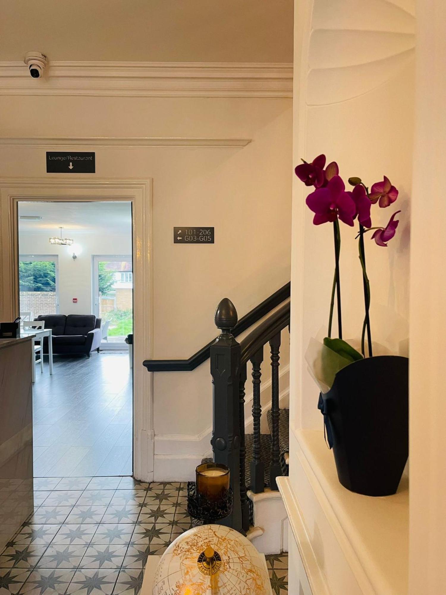 Woodford Hotel London Ngoại thất bức ảnh